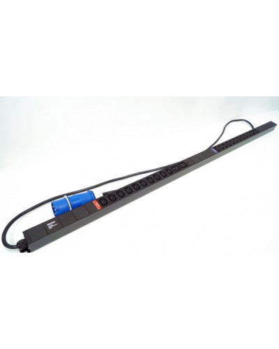 Блок розеток, вертикальный черн Hyperline (SHE-20IEC-4BIEC-32-3PVB) в Пятигорске Блоки розеток Pintop.ru