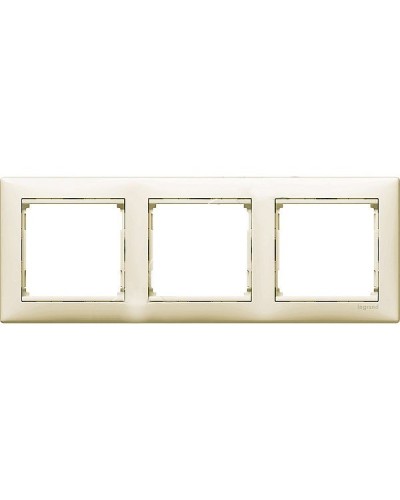 Рамка Valena 3 поста LEGRAND 774353 в Пятигорске Аксессуары для кабель-канала Pintop.ru